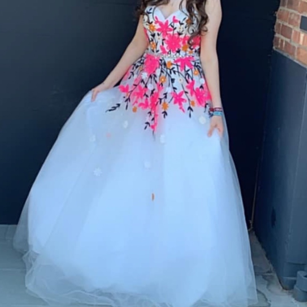 A-Line Sweetheart Prom Dress / Wedding Gown with Beautiful Floral Embroidery